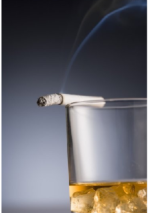 专家提醒预防男科，远离烟酒！